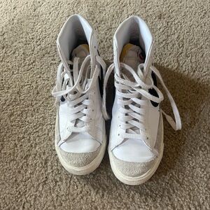 Nike White and Black Sneakers